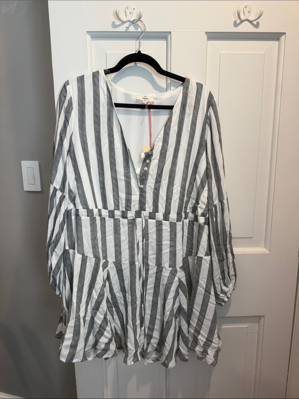entro Gray & White Vertical Stripe V-Neck Dress